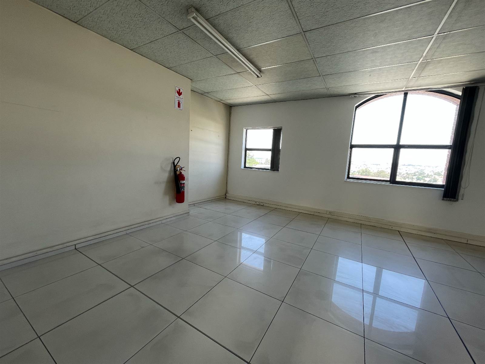 396  m² Commercial space in Eastgate photo number 4