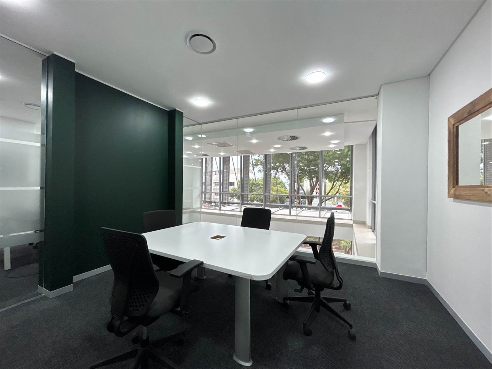 35  m² Office Space in Sandown photo number 11