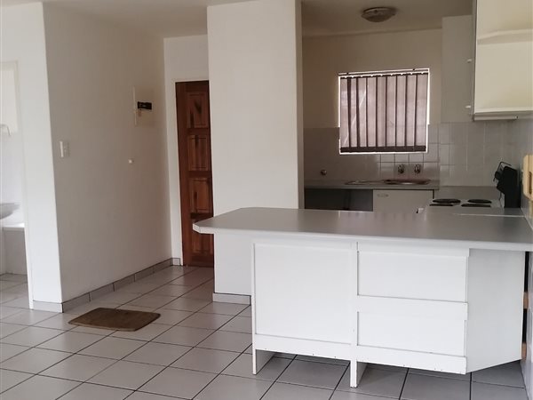 2 Bed Flat in Newlands