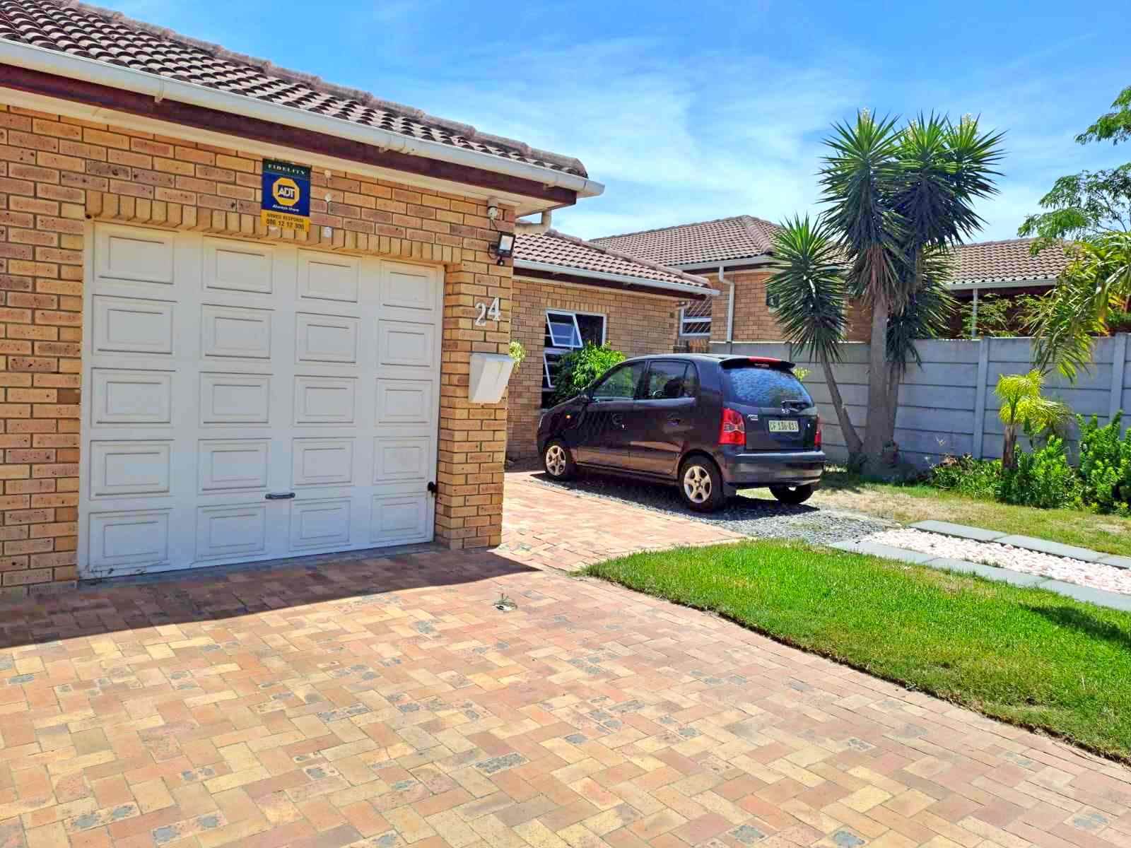 3 Bed House in Brackenfell Central photo number 2