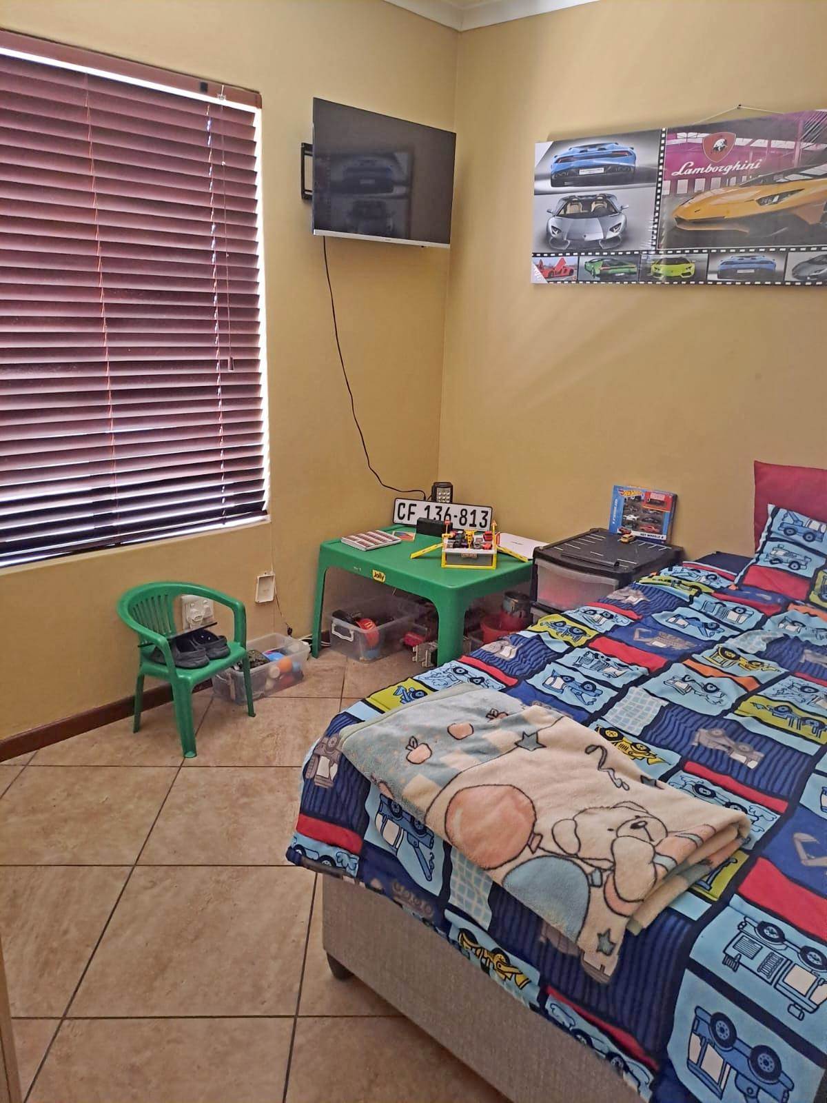 3 Bed House in Brackenfell Central photo number 12