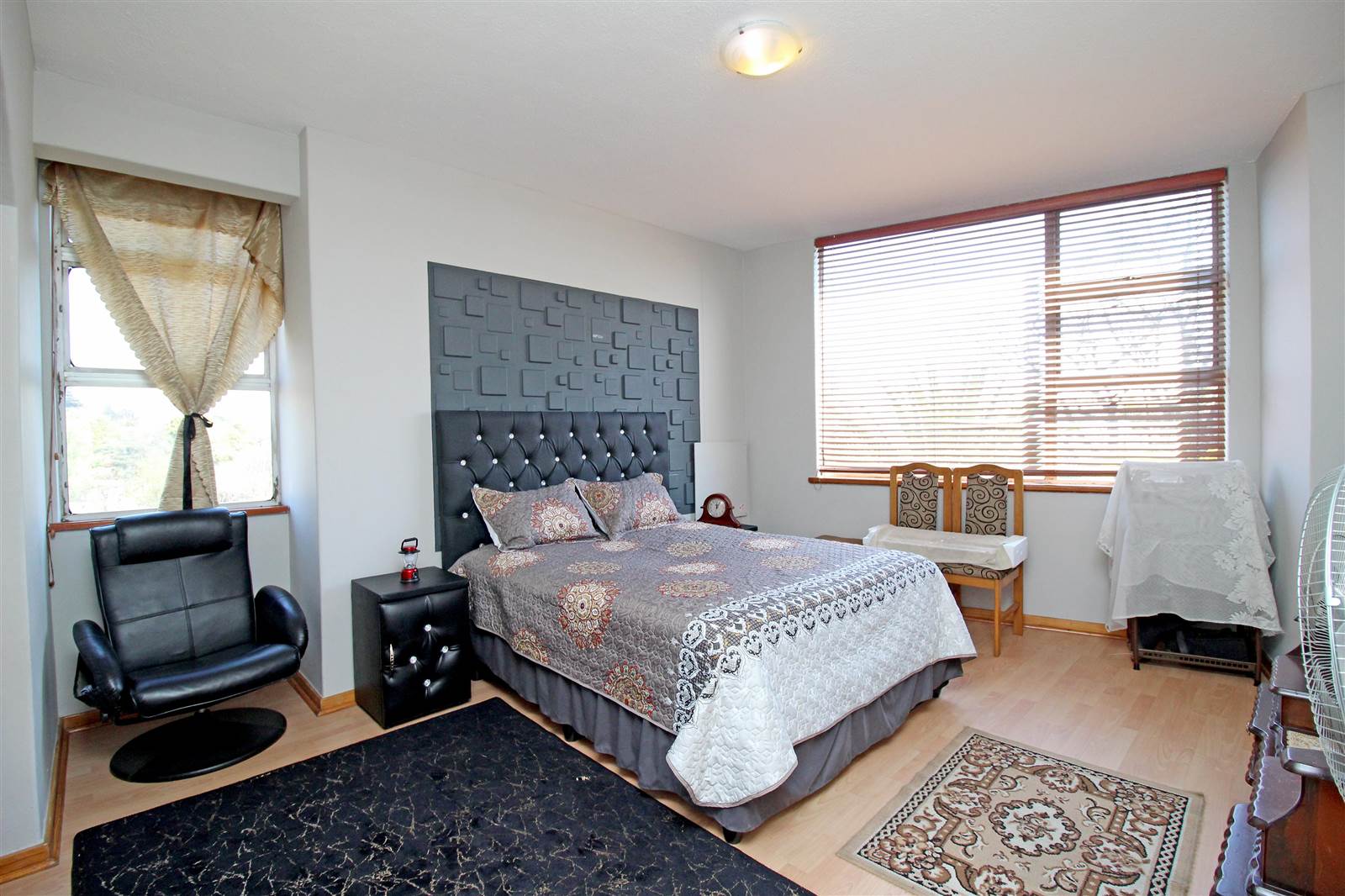 3 Bed Apartment in Bramley photo number 13