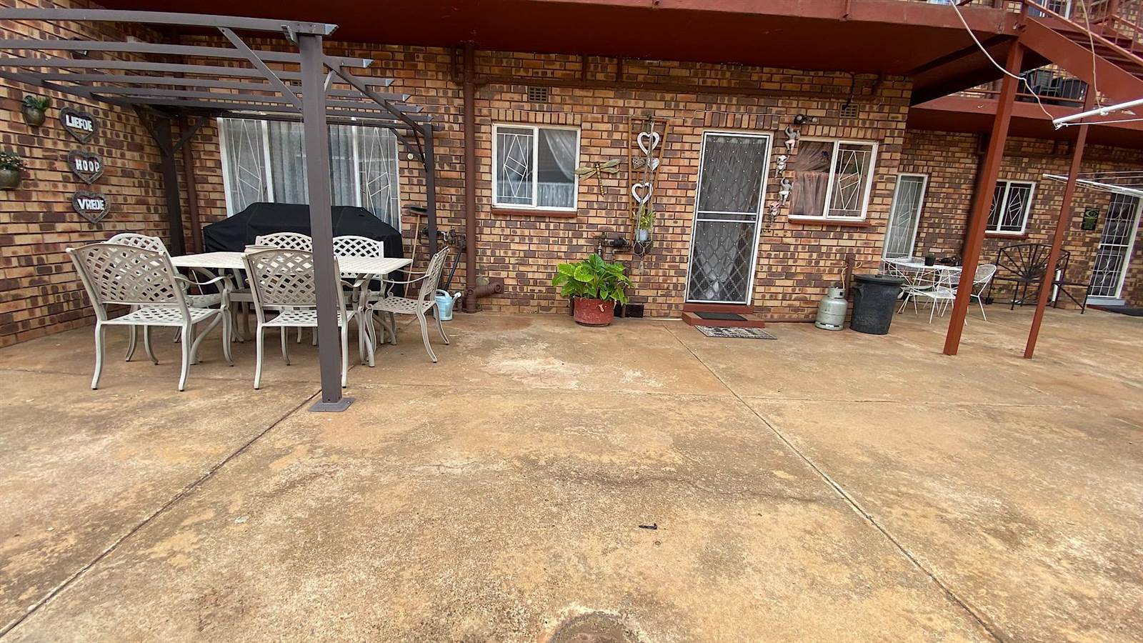 2 Bed Flat in Carletonville photo number 15