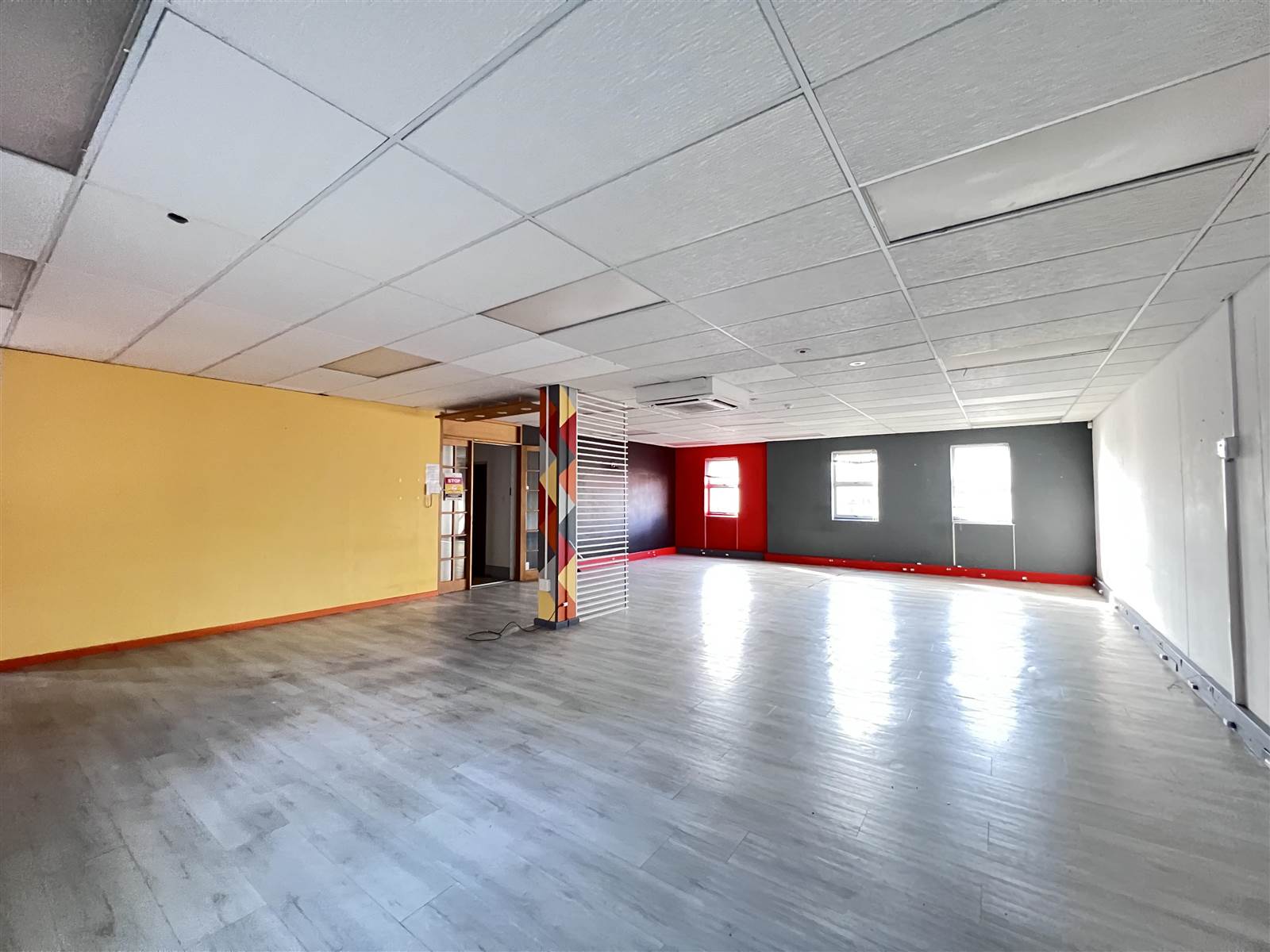 133  m² Commercial space in Wynberg photo number 4