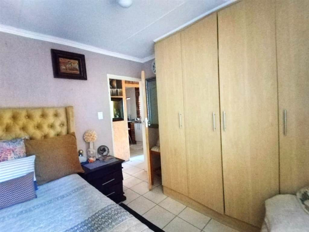 3 Bed House in Atteridgeville photo number 7