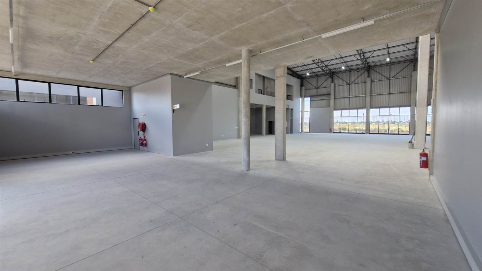 871.4  m² Industrial space in George Central photo number 5