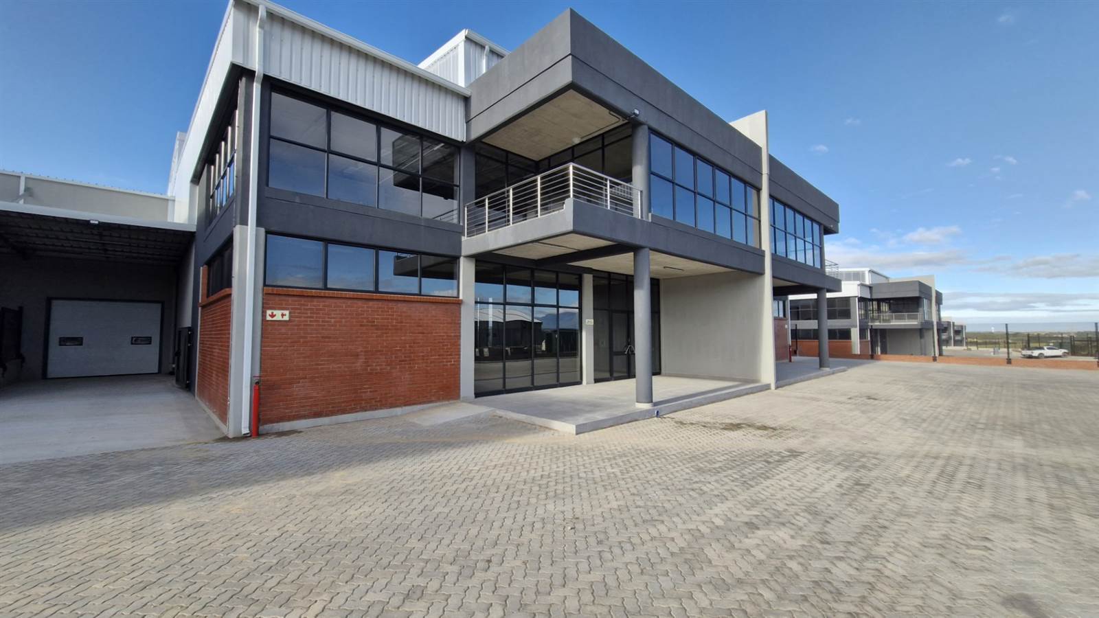 871.4  m² Industrial space in George Central photo number 2