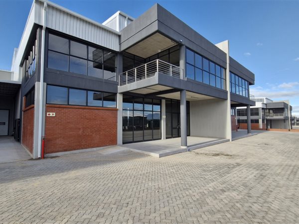 871.400024414063  m² Industrial space in George Central