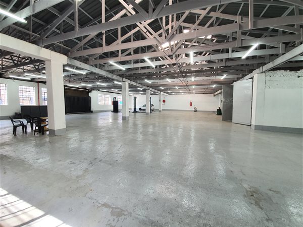 990  m² Industrial space in Ophirton