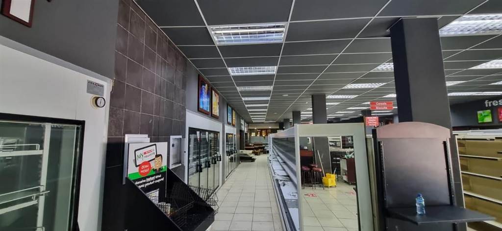 946  m² Commercial space in Krugersdorp Central photo number 4