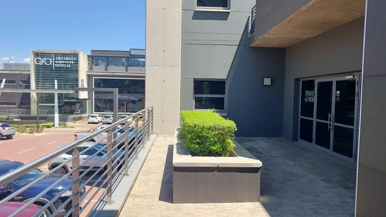837  m² Commercial space in Fourways photo number 14