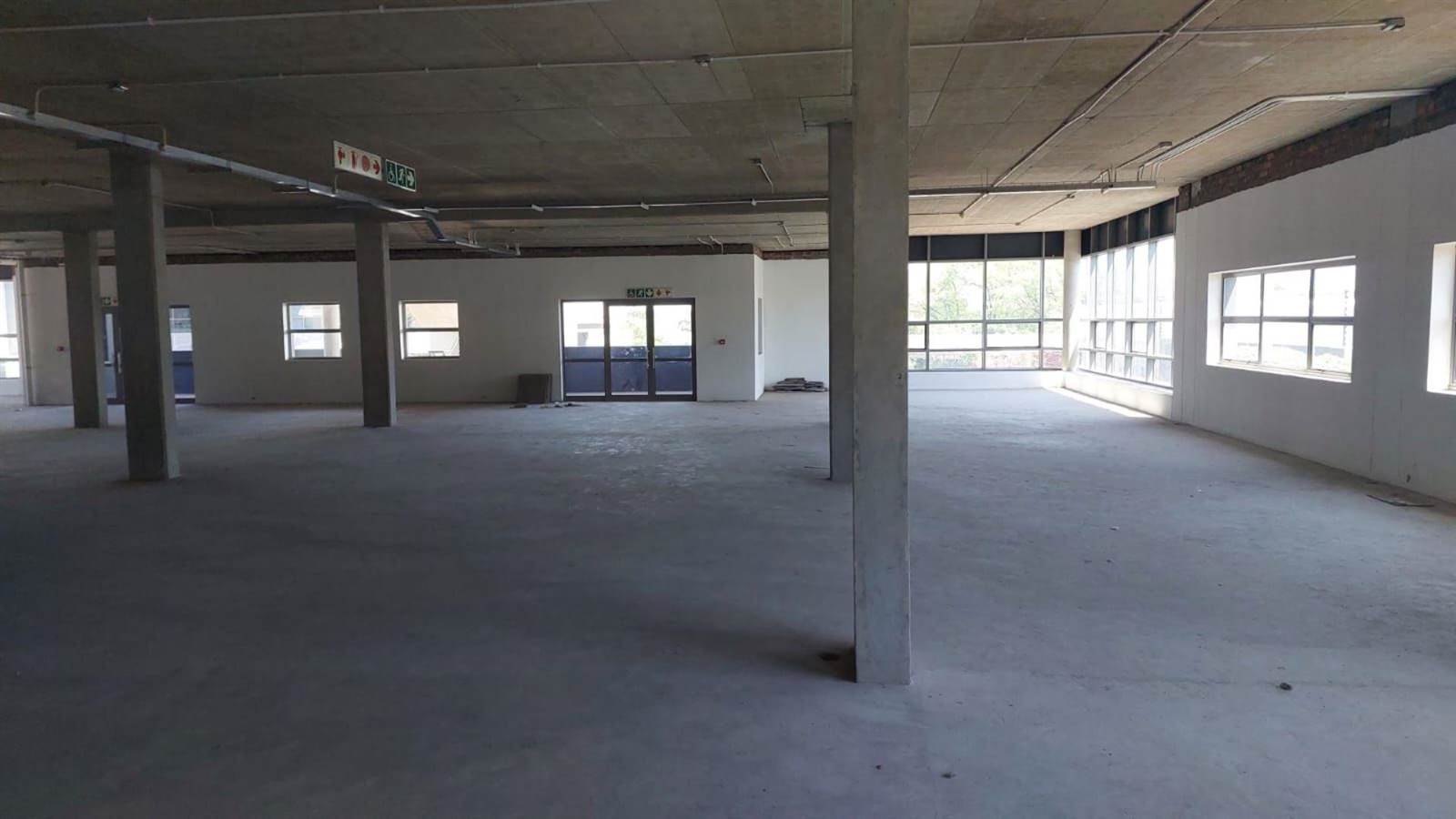 837  m² Commercial space in Fourways photo number 2