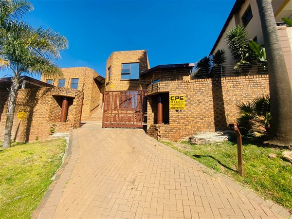 3 Bedroom House 3 Bedroom House
