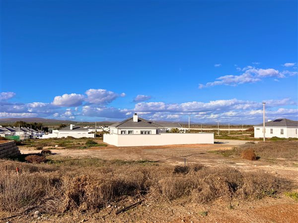 556 m² Land