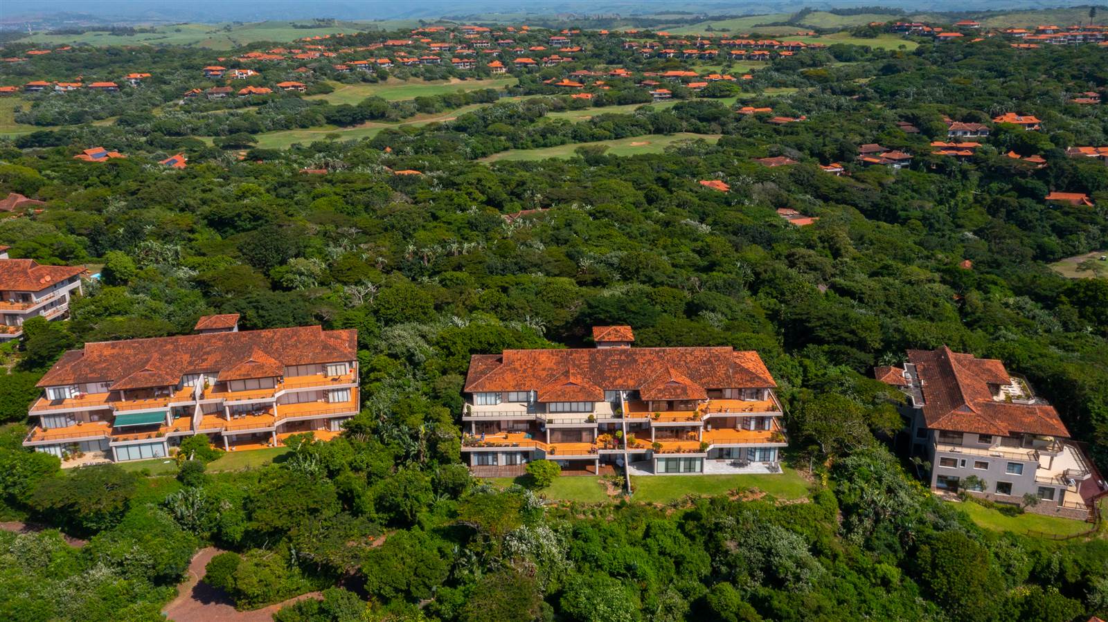 3 Bed Apartment in Zimbali Estate photo number 2