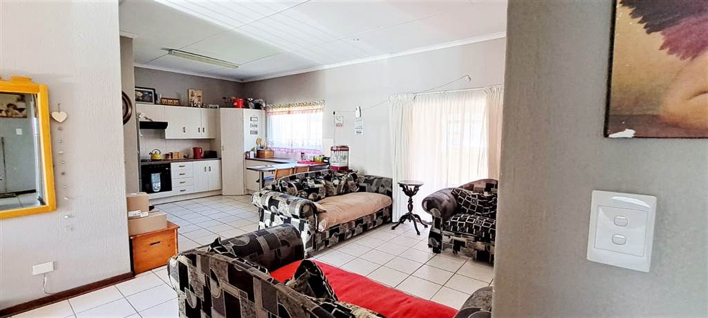 3 Bed House in Nelspruit Central photo number 10