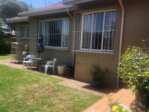 3 Bed House in Marais Steyn Park