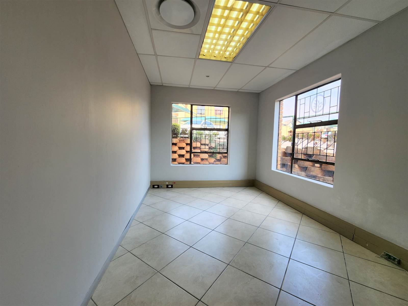 130  m² Office Space in Ruimsig photo number 14
