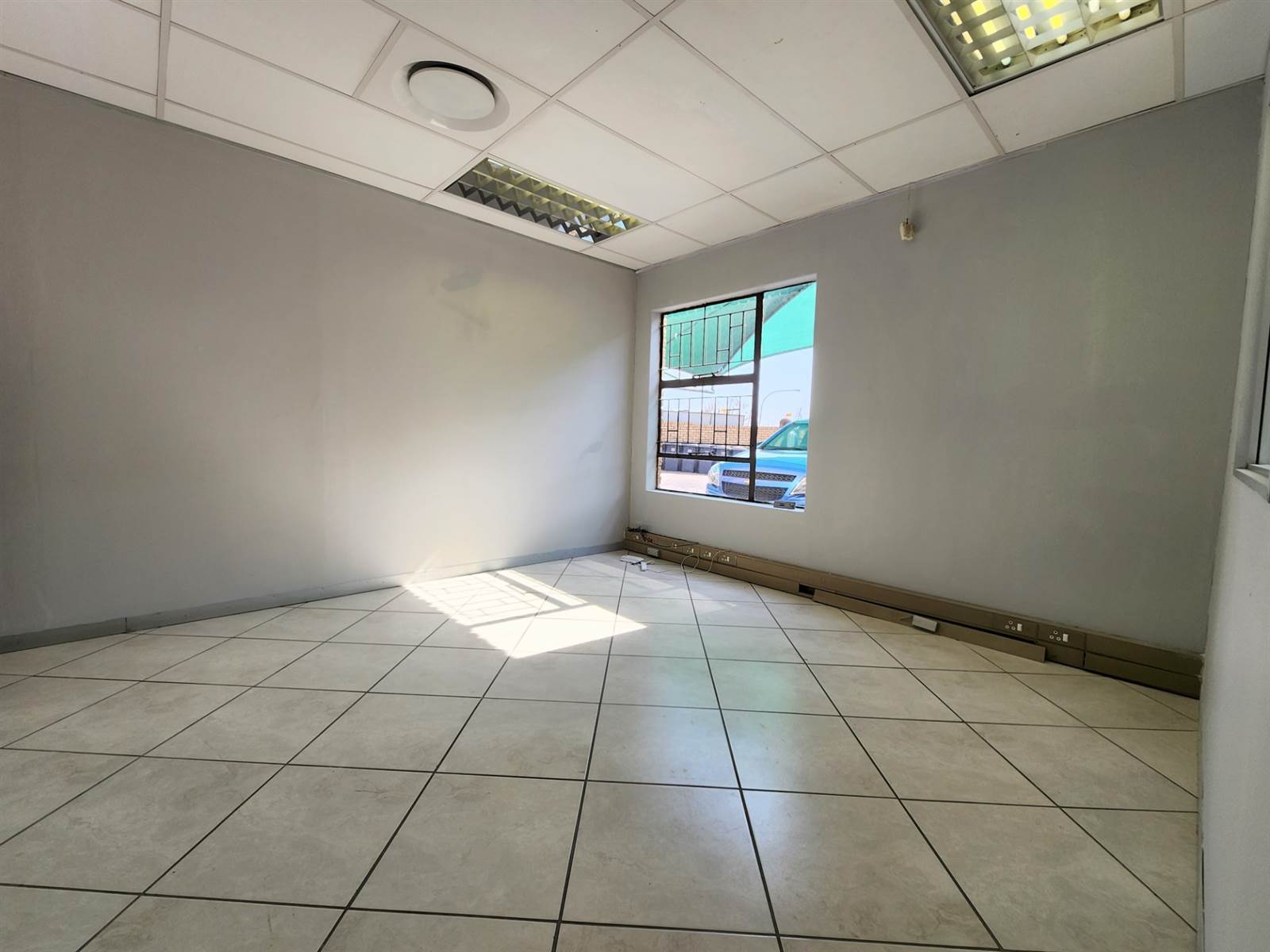 130  m² Office Space in Ruimsig photo number 6