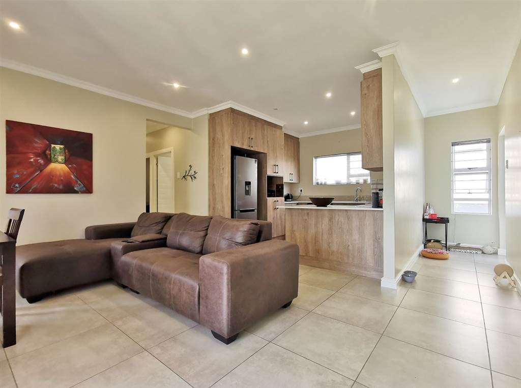 3 Bed House in Pinelands photo number 10