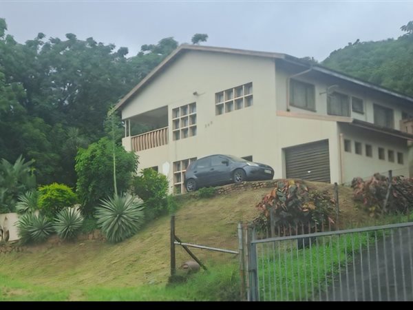 4 Bedroom House 4 Bedroom House