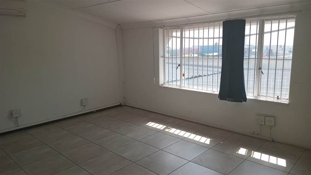 1846  m² Retail Space in Wynberg photo number 24