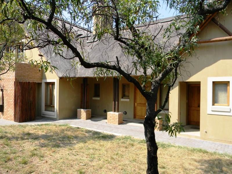 4 Bed House in Mookgophong (Naboomspruit) photo number 2