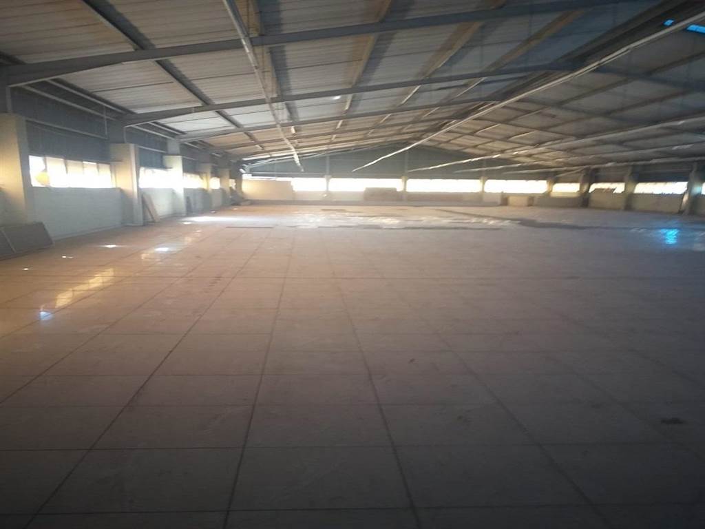 2800  m² Industrial space in Mobeni photo number 11
