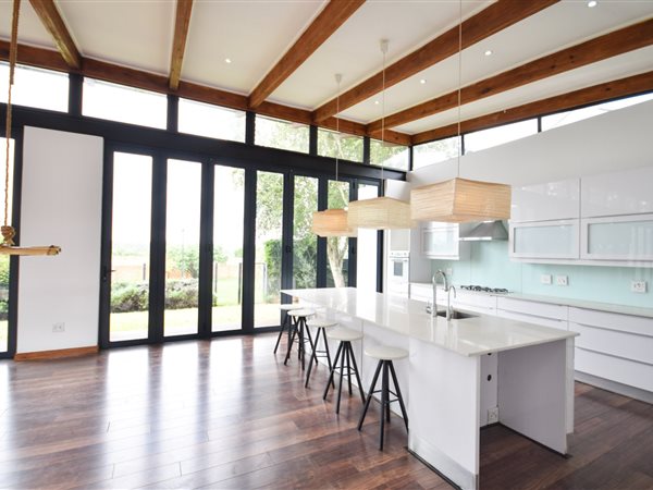 4 Bedroom House 4 Bedroom House