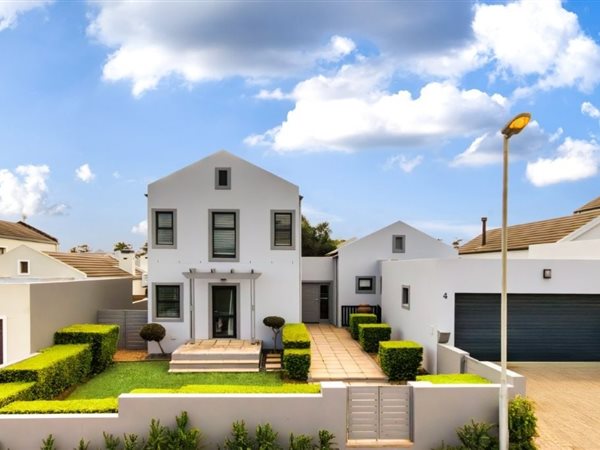 4 Bedroom House 4 Bedroom House