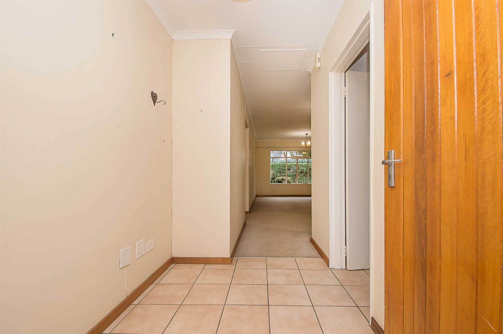 2 Bed Townhouse in Ontdekkers Park photo number 5