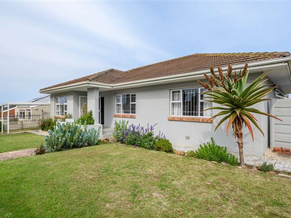 3 Bedroom House 3 Bedroom House
