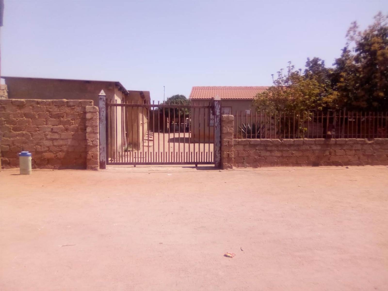 7 Bed House in Soshanguve photo number 5