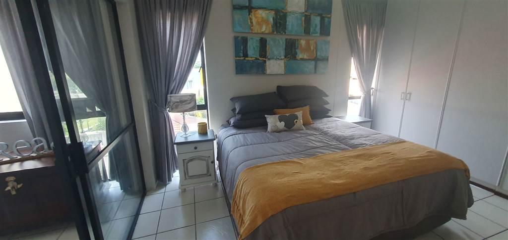 4 Bed Apartment in Manaba photo number 6