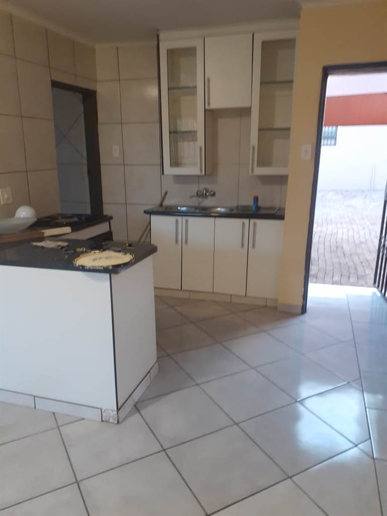 11 Bed House in Soshanguve photo number 13