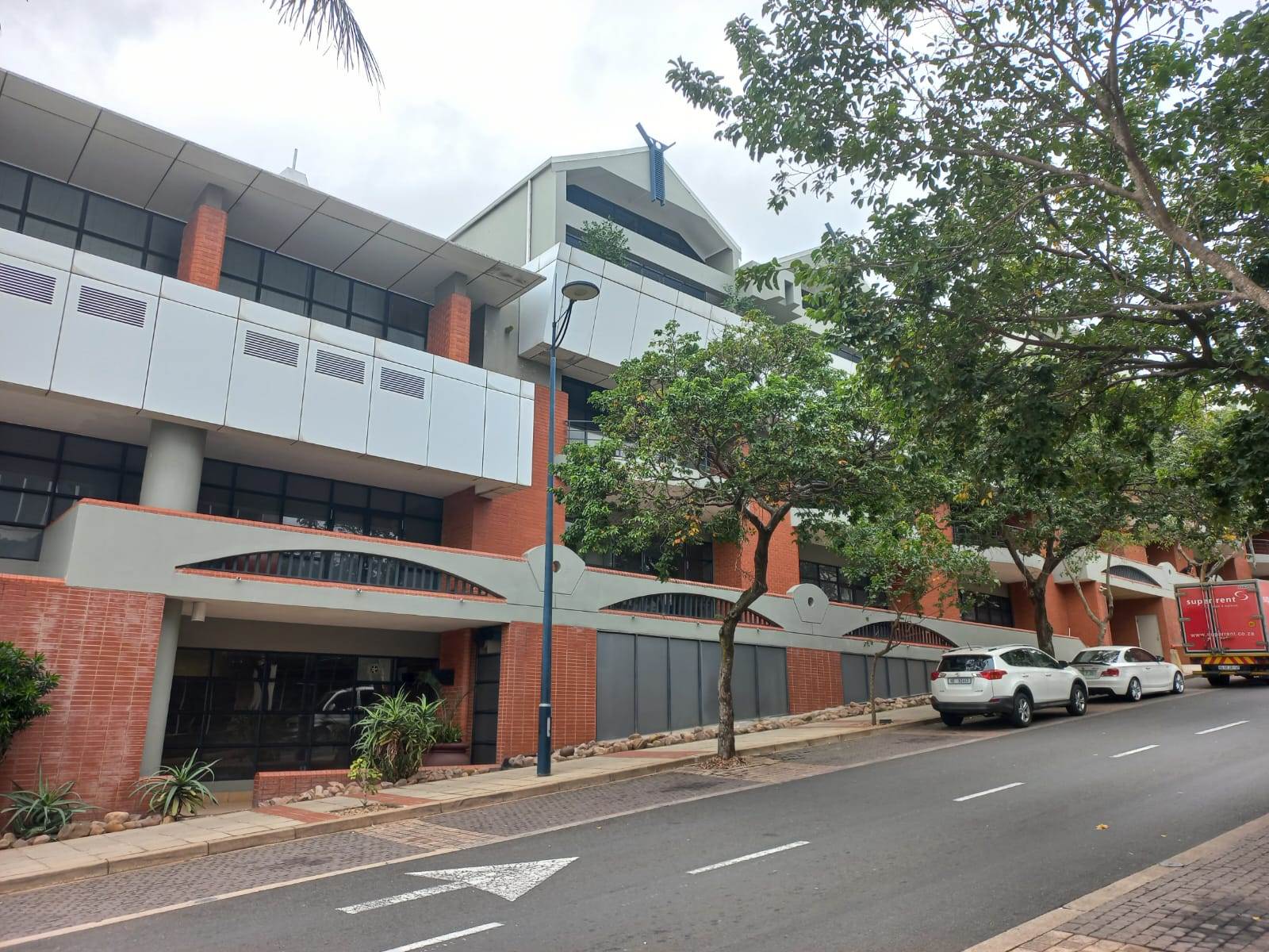 964  m² Commercial space in Umhlanga Ridge photo number 2