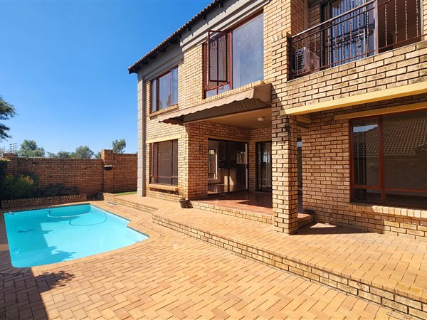3 Bedroom Townhouse