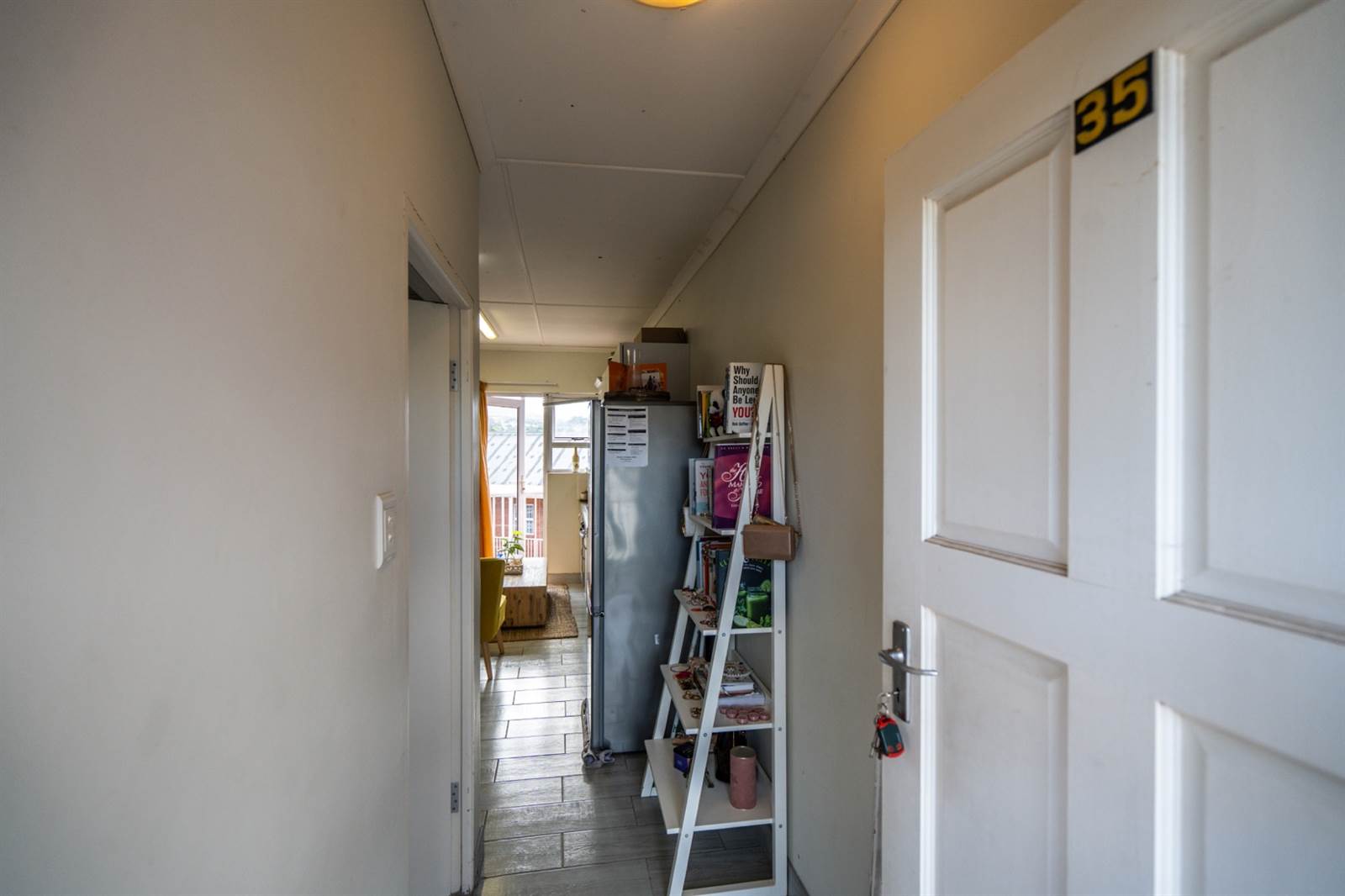 2 Bed Apartment in Grahamstown Central photo number 5