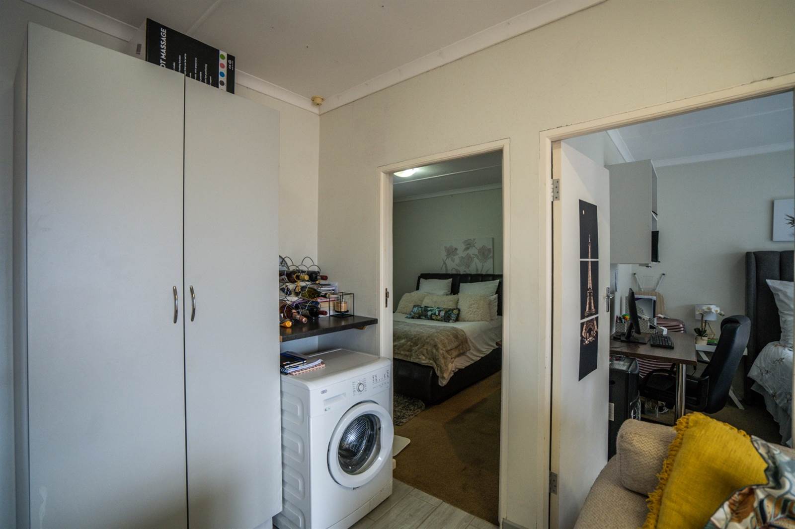 2 Bed Apartment in Grahamstown Central photo number 15