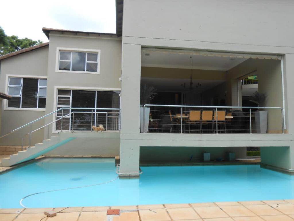 7 Bed House in Waterkloof photo number 1