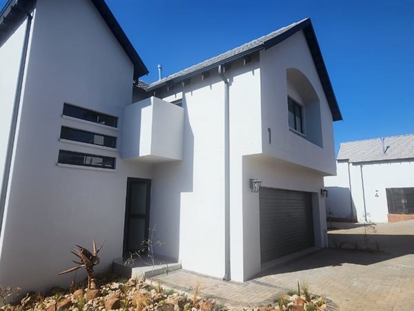 3 Bed Townhouse in Lynnwood