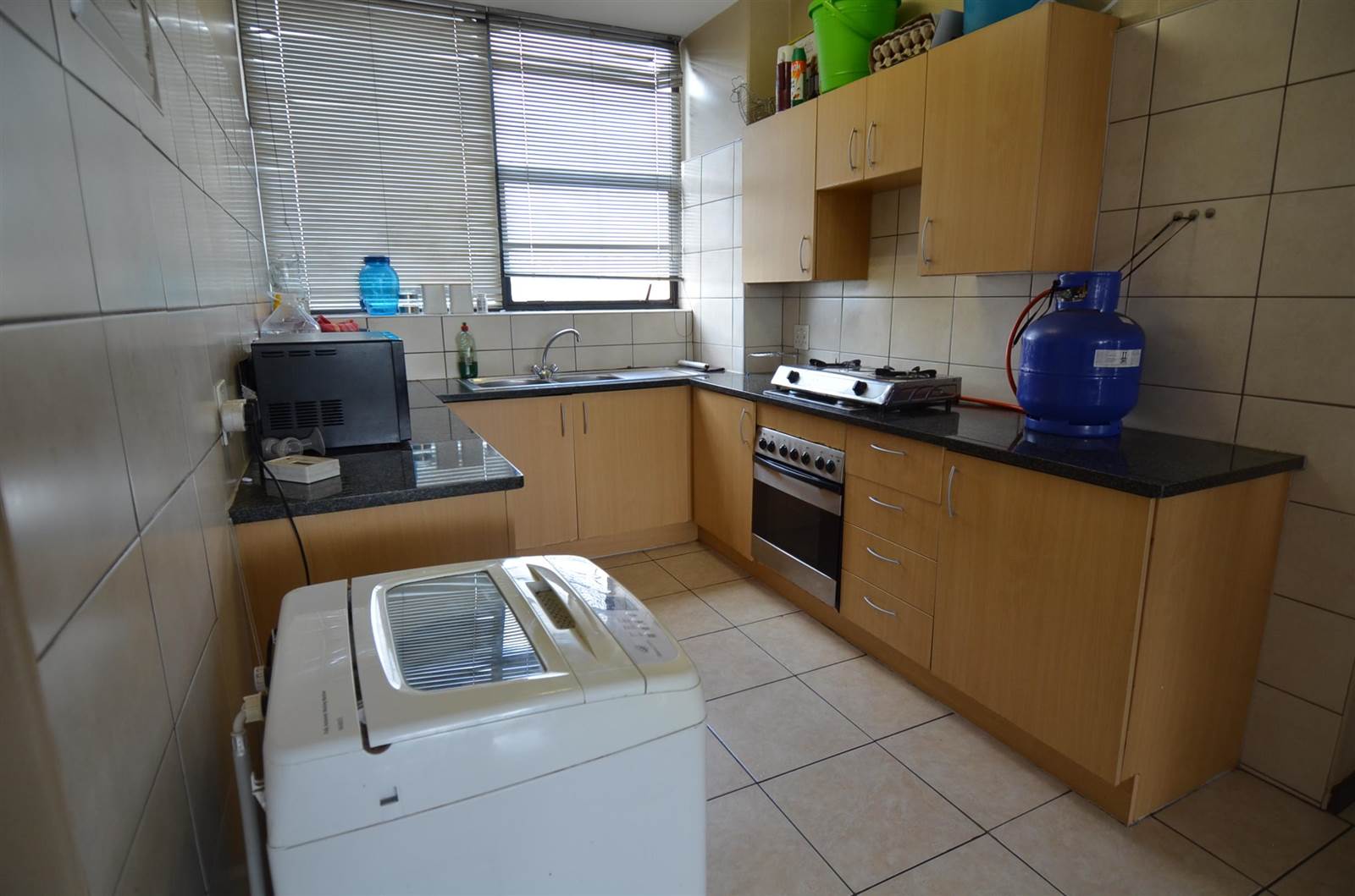 2 Bed Flat in Elma Park photo number 3