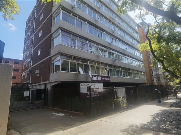 Bachelor apartment in Pretoria Central