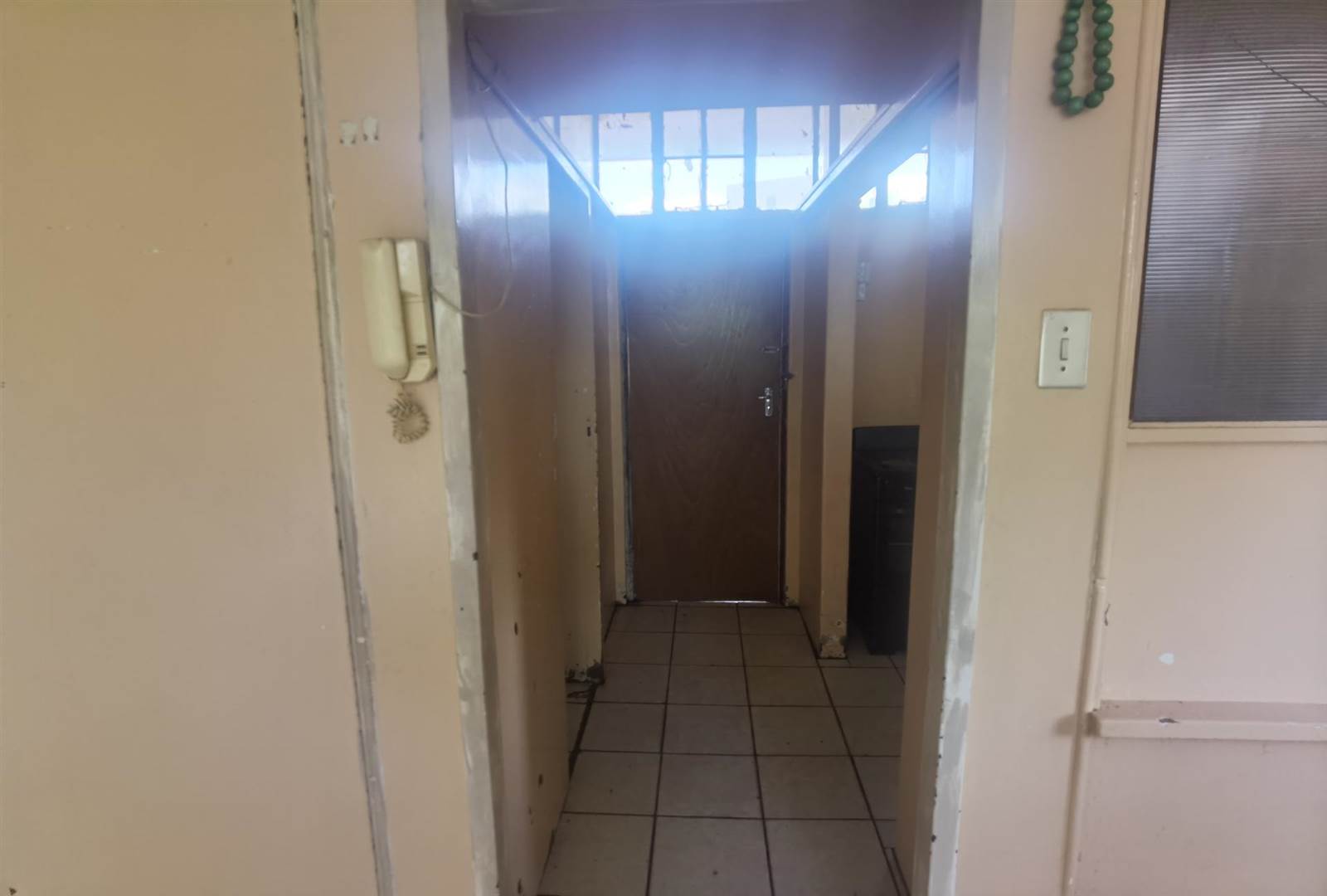 Bachelor apartment in Pretoria Central photo number 9