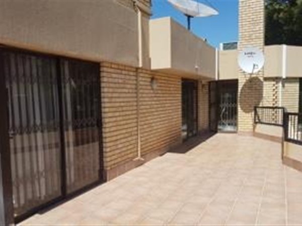 4 Bed House in Bruma
