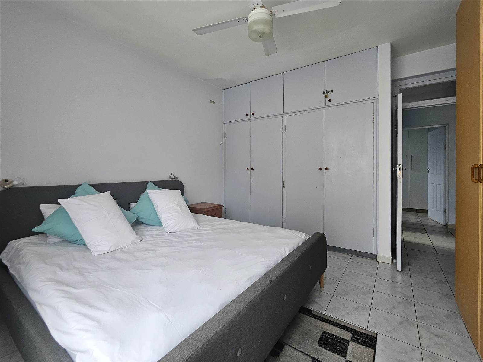 2 Bed Apartment in Amanzimtoti photo number 18