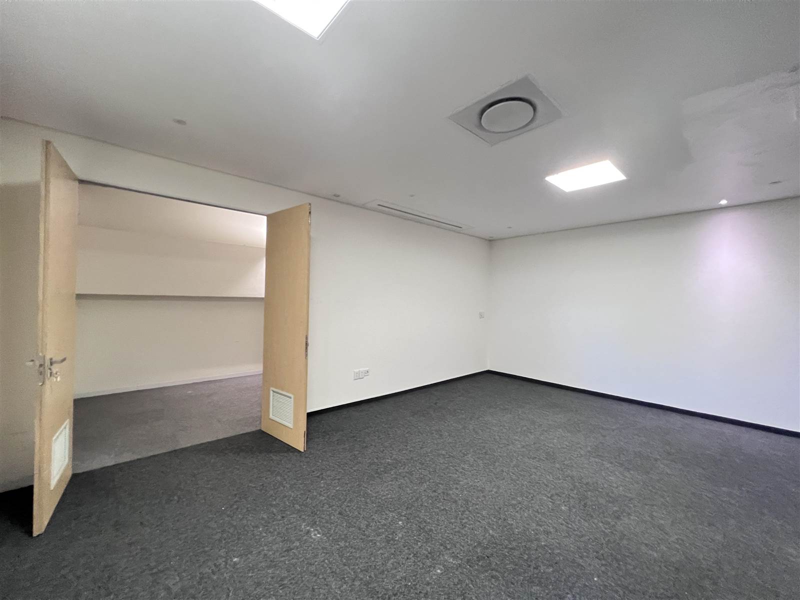311  m² Commercial space in Tyger Valley photo number 5