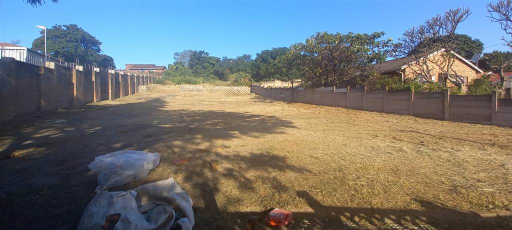 1524 m² Land available in Bluff photo number 8