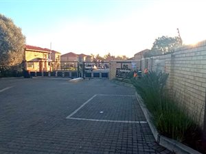 2 Bed Apartment in Vanderbijlpark SW5