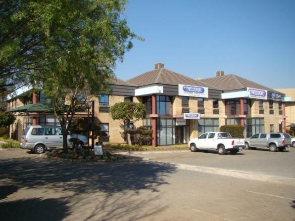137  m² Commercial space in Sunnyrock photo number 5